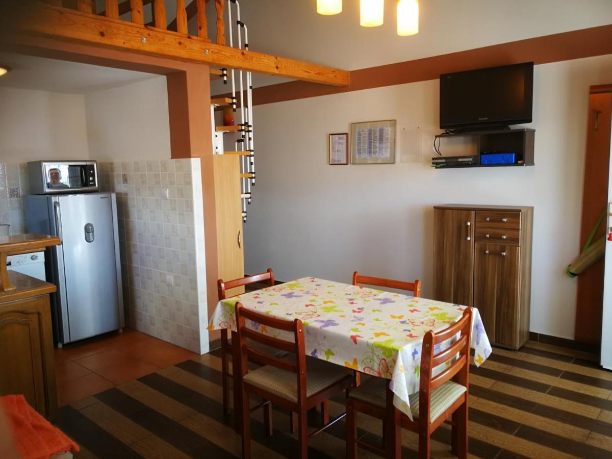 Apartments With A Parking Space Novi Vinodolski - 15823 Екстер'єр фото